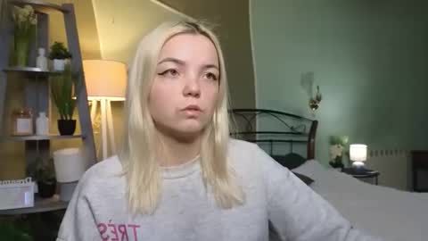 Lilie online show from 02.16.25