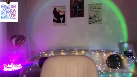 Lina online show from 04.21.26