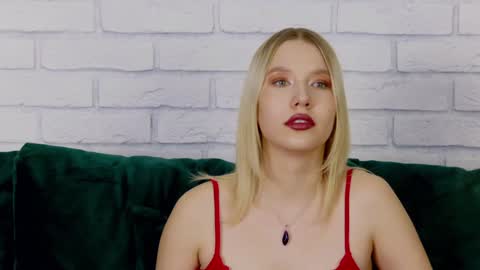 LiliLinn online show from 01.20.25