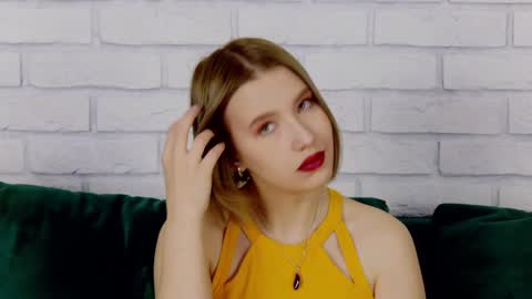 LiliLinn online show from 01.25.25