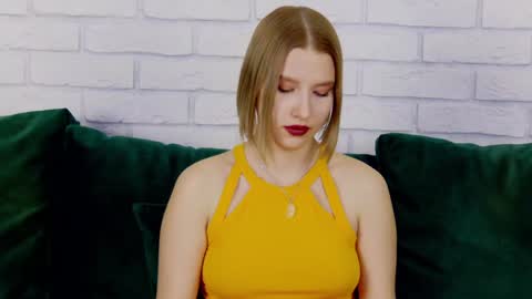 LiliLinn online show from 02.03.25