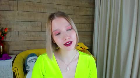 LiliLinn online show from 02.26.25