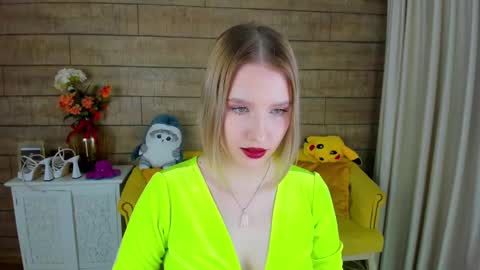 LiliLinn online show from 02.26.25