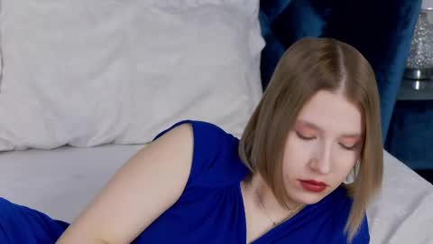 LiliLinn online show from 02.27.25