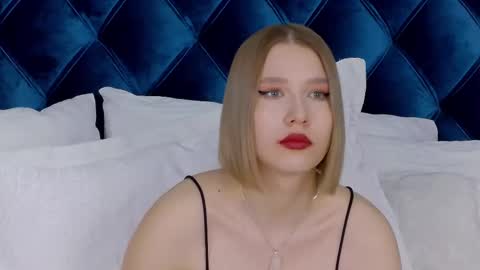 LiliLinn online show from 02.27.25