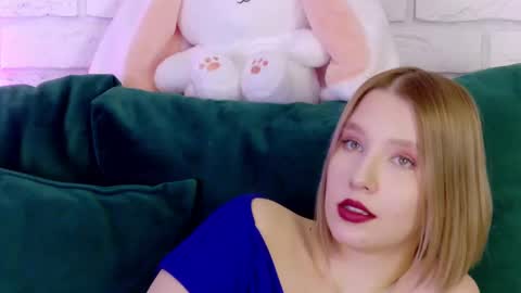 LiliLinn online show from 03.07.25