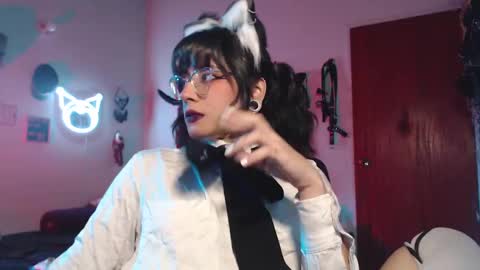 Molly online show from 01.11.25