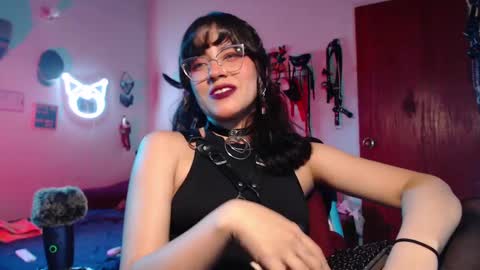 Molly online show from 01.16.25