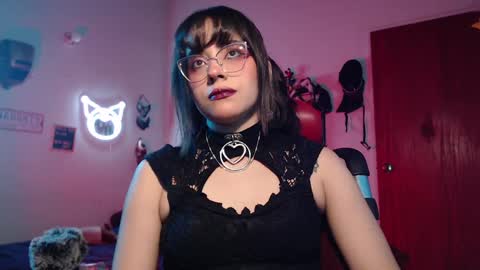 Molly online show from 02.11.25