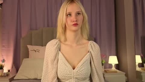 LiliMew online show from 04.15.26