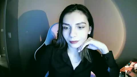 Snapshot of lilirose_x chatting on 12.21.24 lilirose online show from 12.21.24