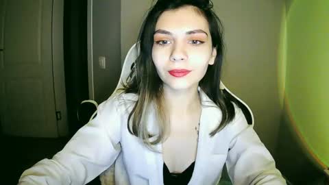 Snapshot of lilirose_x chatting on 12.24.24 lilirose online show from 12.24.24