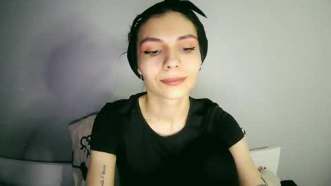 Snapshot of lilirose_x chatting on 01.07.25 lilirose online show from 01.07.25