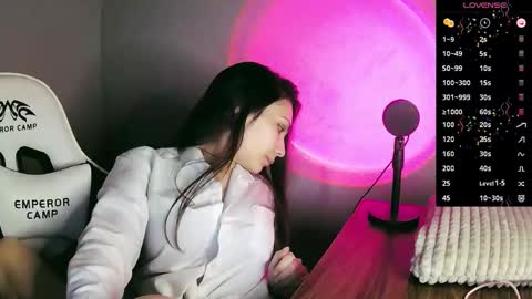 Snapshot of lilirose_x chatting on 10.02.25 lilirose online show from 10.02.25