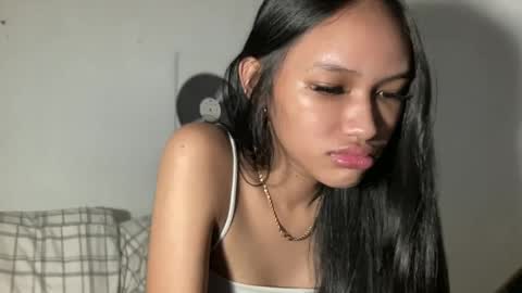Snapshot of lilit_sensual chatting on 06.19.26 Chloe online show from 06.19.26
