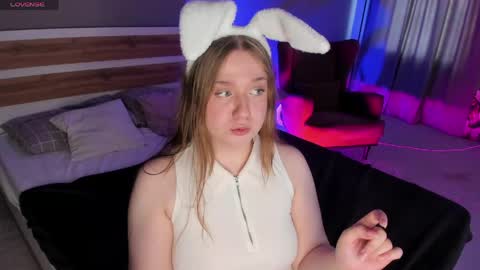 Snapshot of lilit_sinful chatting on 05.17.26 lilit online show from 05.17.26