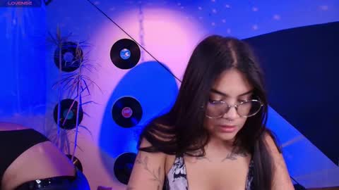 Lilith and Khloe  online show from 11.14.25