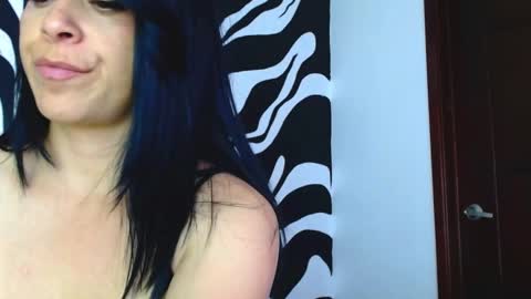 Snapshot of lilith_luv_ chatting on 02.16.25 kata online show from 02.16.25
