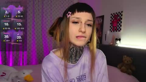 Snapshot of lilith_poison chatting on 11.15.25 lilith_poison online show from 11.15.25