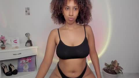 Alejandra  online show from 02.25.25