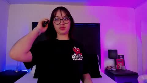 Snapshot of lilithbluum chatting on 03.25.26 LilithBluum online show from 03.25.26