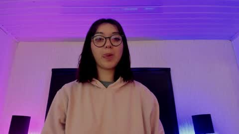 Snapshot of lilithbluum chatting on 04.05.26 LilithBluum online show from 04.05.26