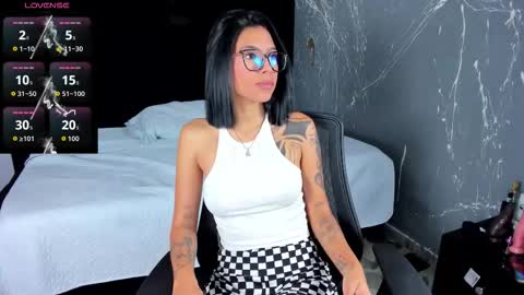 Snapshot of lilithluxorr chatting on 11.29.25 Lilith luxorr online show from 11.29.25