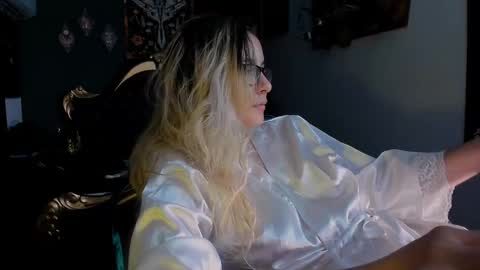 Snapshot of lilithmystic01 chatting on 01.14.25 lilithmystic01 online show from 01.14.25