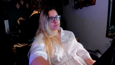 Snapshot of lilithmystic01 chatting on 01.18.25 lilithmystic01 online show from 01.18.25