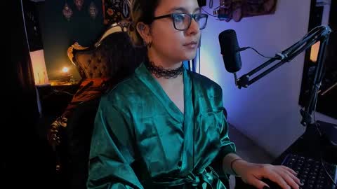 Snapshot of lilithmystic01 chatting on 01.21.25 lilithmystic01 online show from 01.21.25