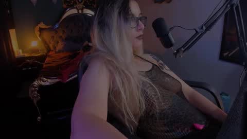 Snapshot of lilithmystic01 chatting on 01.26.25 lilithmystic01 online show from 01.26.25