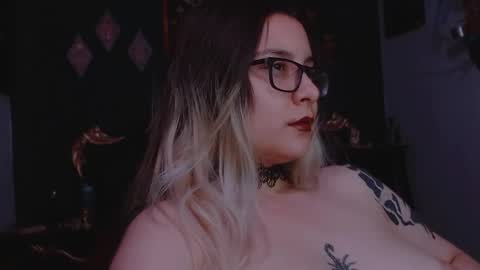 Snapshot of lilithmystic01 chatting on 02.22.25 lilithmystic01 online show from 02.22.25