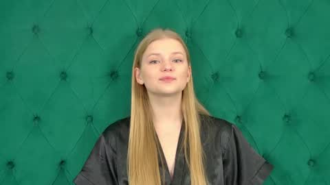 Snapshot of lilitrosen chatting on 09.29.25 lilitrosen online show from 09.29.25