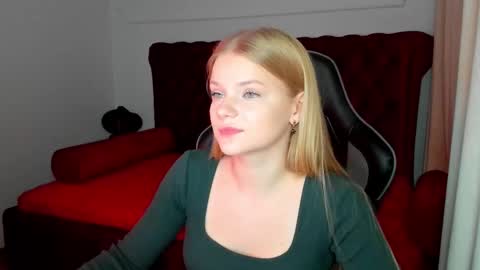 Snapshot of lilitrosen chatting on 10.07.25 lilitrosen online show from 10.07.25