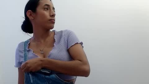 Snapshot of liliva18gina chatting on 09.27.25 liliva18gina online show from 09.27.25