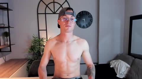 Snapshot of liljames_ chatting on 10.23.25 Lil James online show from 10.23.25