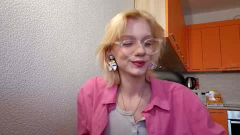 Snapshot of lilliakoop chatting on 01.12.26 Nevera online show from 01.12.26