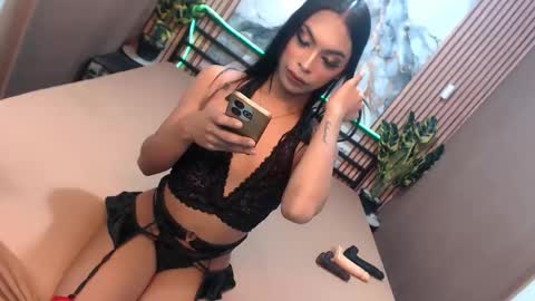 Snapshot of lilliana_emerald chatting on 10.30.25 Lilianna online show from 10.30.25