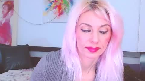 Snapshot of lillianasara chatting on 01.17.25 Lara online show from 01.17.25