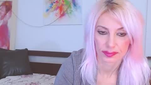 Snapshot of lillianasara chatting on 01.18.25 Lara online show from 01.18.25