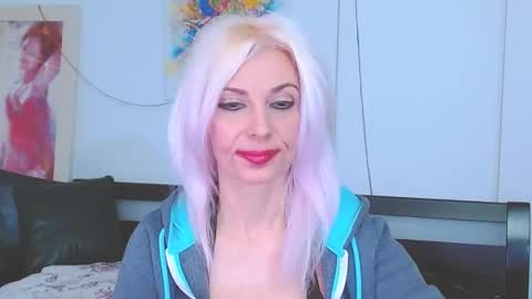 Snapshot of lillianasara chatting on 01.23.25 Lara online show from 01.23.25