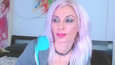Snapshot of lillianasara chatting on 02.04.25 Lara online show from 02.04.25