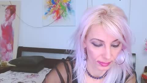 Snapshot of lillianasara chatting on 02.06.25 Lara online show from 02.06.25