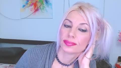 Snapshot of lillianasara chatting on 02.07.25 Lara online show from 02.07.25