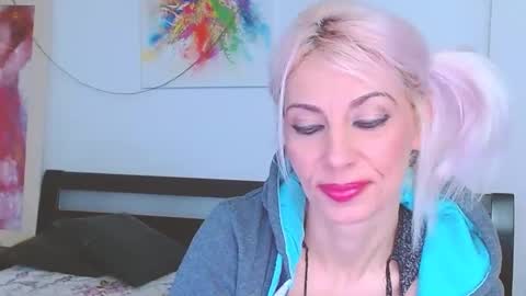 Snapshot of lillianasara chatting on 02.16.25 Lara online show from 02.16.25