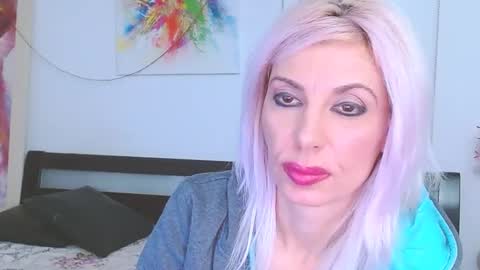 Snapshot of lillianasara chatting on 02.19.25 Lara online show from 02.19.25