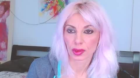 Snapshot of lillianasara chatting on 02.19.25 Lara online show from 02.19.25