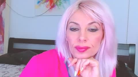 Snapshot of lillianasara chatting on 02.21.25 Lara online show from 02.21.25