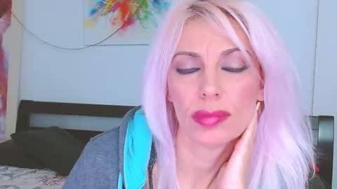 Snapshot of lillianasara chatting on 02.22.25 Lara online show from 02.22.25