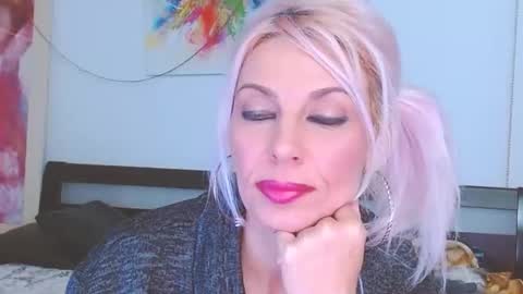 Snapshot of lillianasara chatting on 02.23.25 Lara online show from 02.23.25